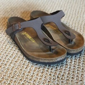 Birkenstock gizeh brown/mocha size 8.5 (39EU)